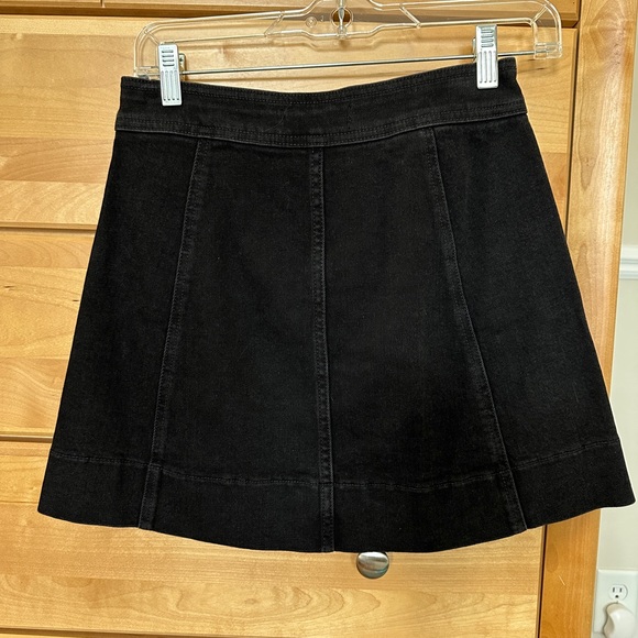 Madewell Black Denim Mini Skirt snaps up - Picture 6 of 8